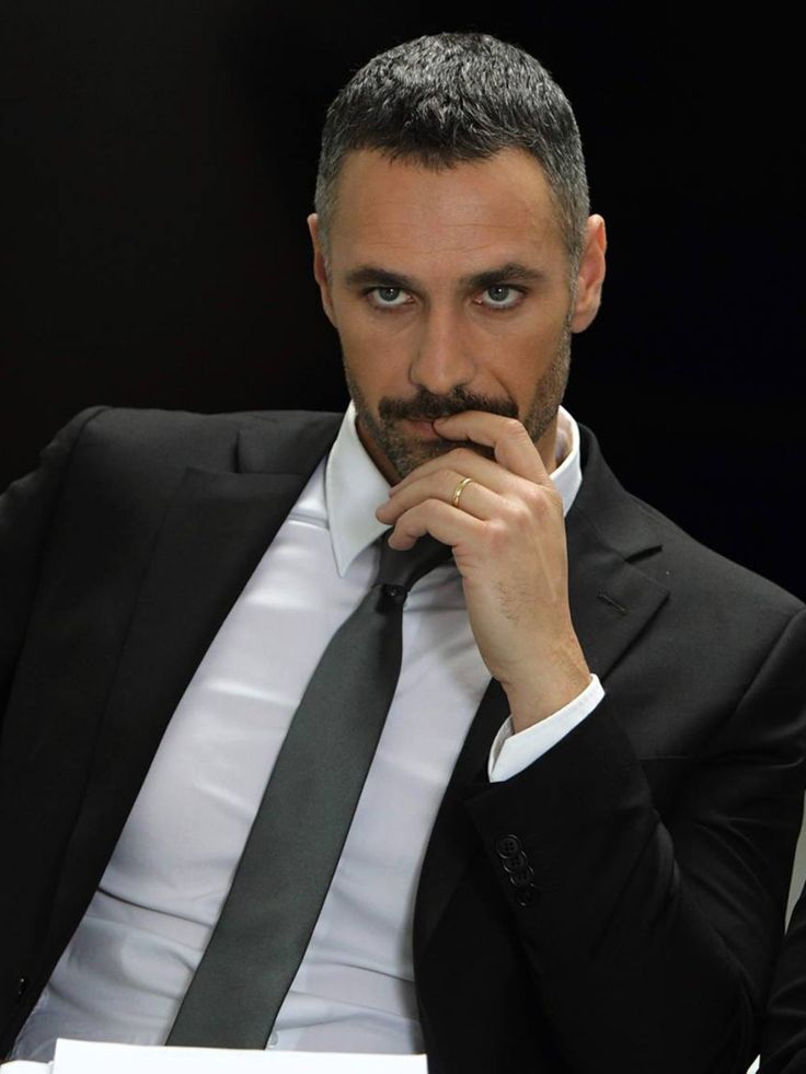 a17e46b7deea45bf0f109cb4cc8c9a0a--raoul-bova-biological-father.jpg